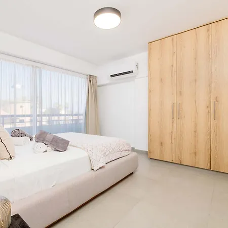 Finikoudes Marina View 102 Larnaca