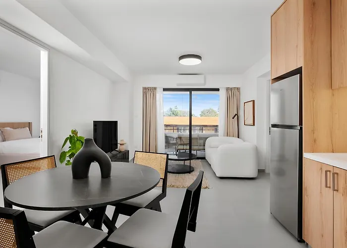 Apartment Finikoudes Marina View 102