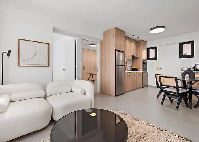 Finikoudes Marina View 102 Apartment Larnaca