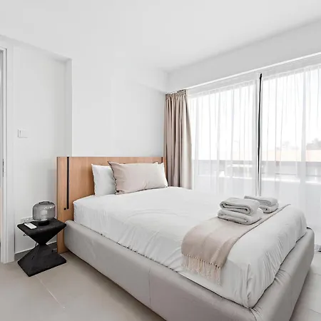 Finikoudes Marina View 102 * לרנקה