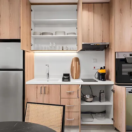 Finikoudes Marina View 102 * לרנקה