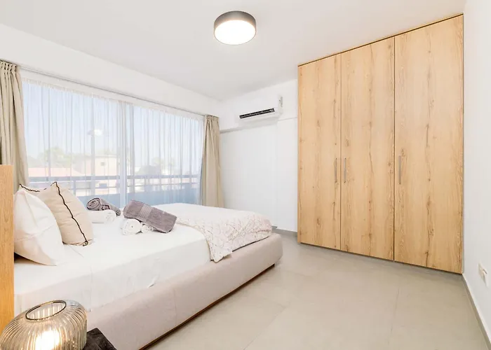 Finikoudes Marina View 102 לרנקה