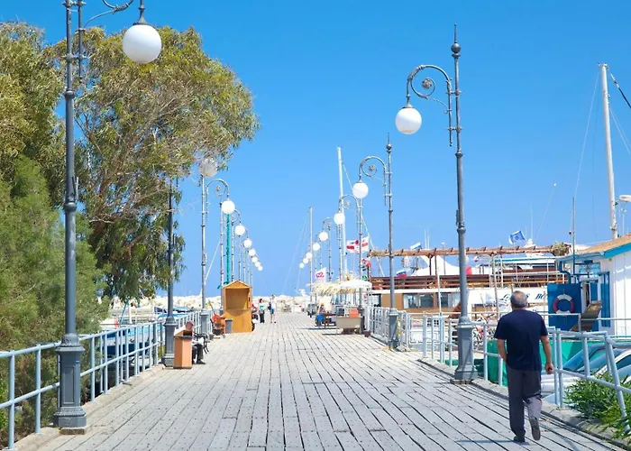 Finikoudes Marina View 102 דירה *