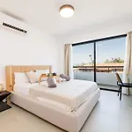 شقة Finikoudes Marina View 102 *